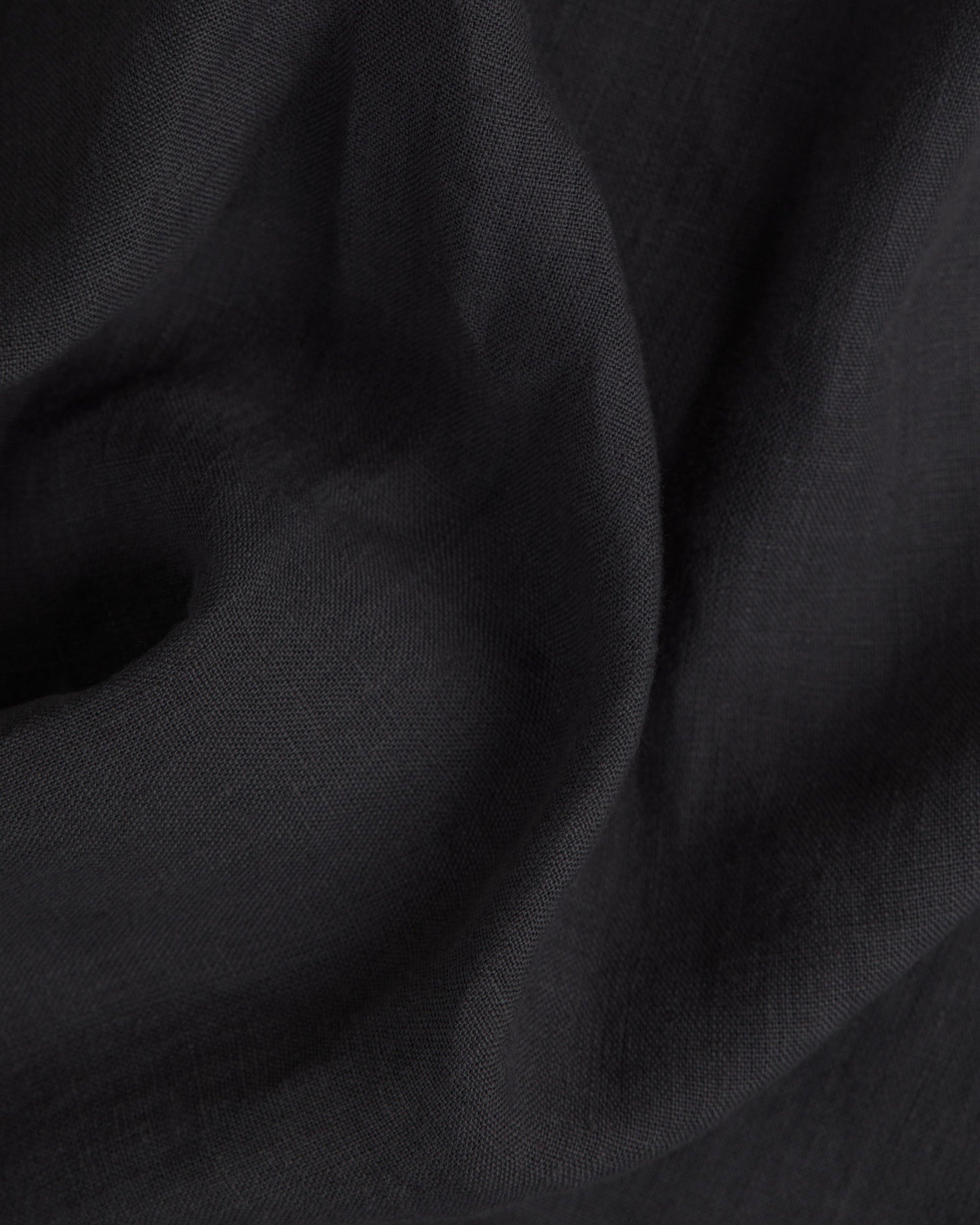 Black lightweight linen fabric (125 g/m2) | MagicLinen