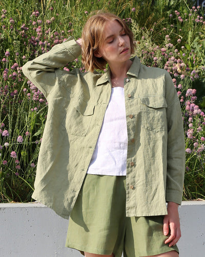 Oversized linen shirt SUMBA in Sage - MagicLinen modelBoxOn