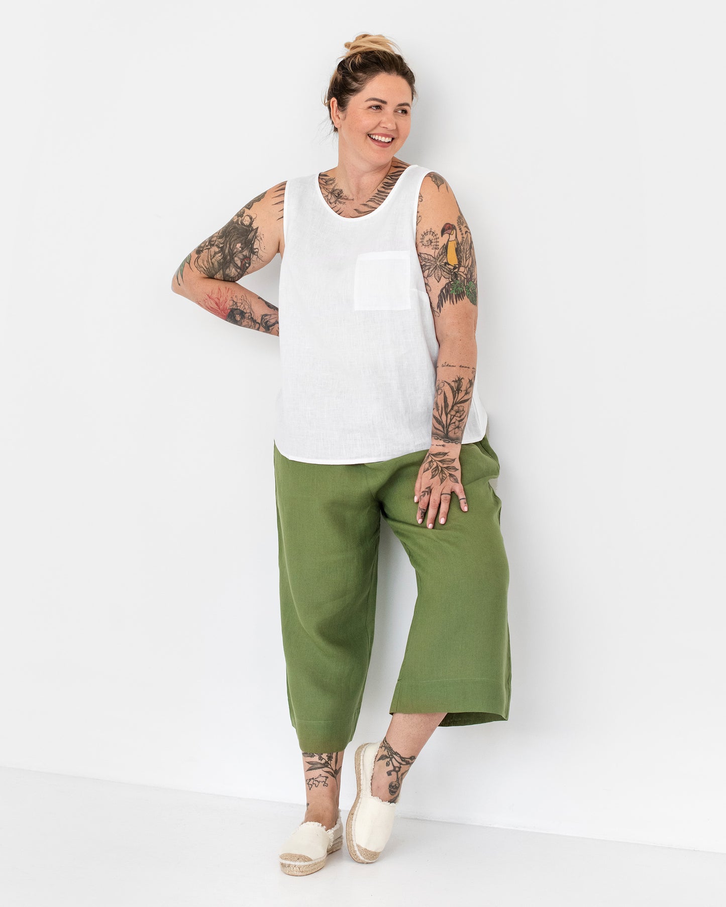 Wide leg linen culotte pants BRUNY in Forest green - MagicLinen