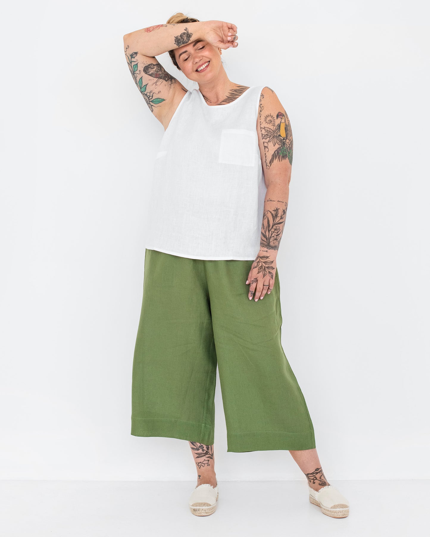 Wide leg linen culotte pants BRUNY in Forest green - MagicLinen