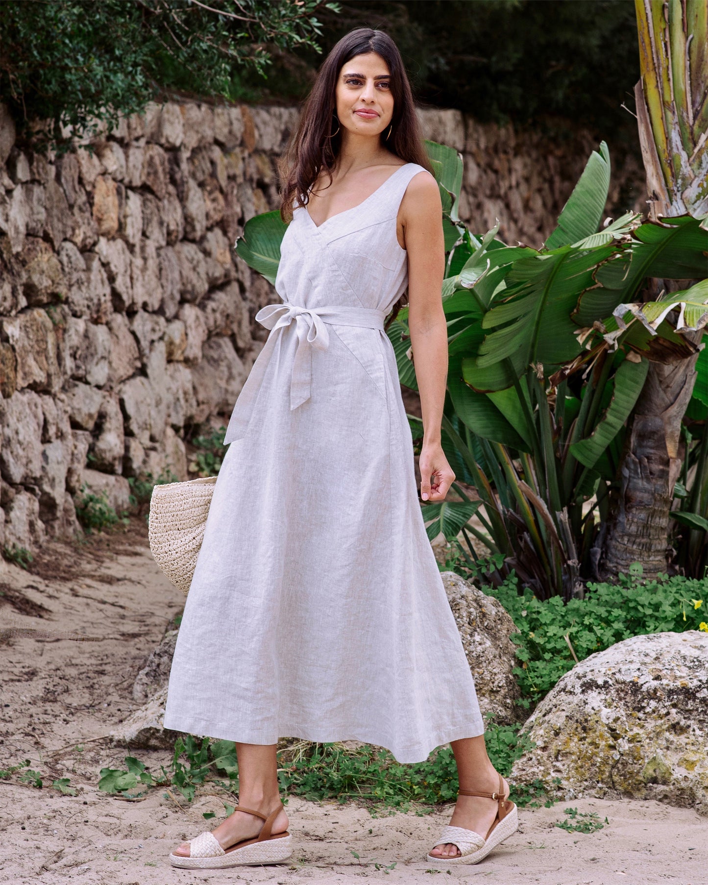 A-line Linen Dress CHILOE in Natural Melange | MagicLinen modelBoxOn2