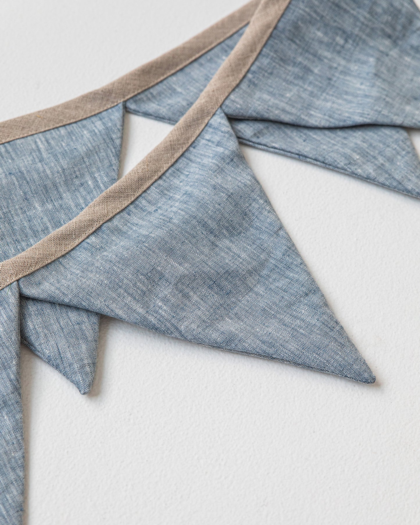 Linen bunting in Blue Melange - MagicLinen