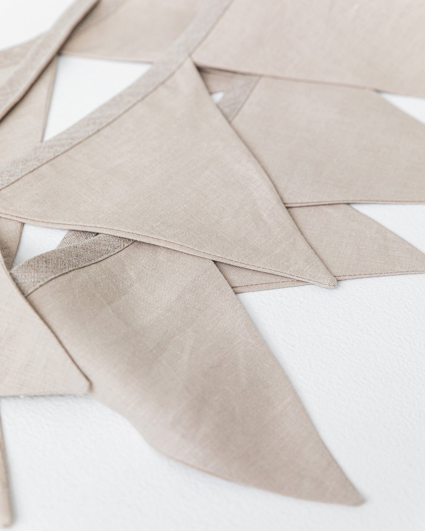Linen bunting in Natural - MagicLinen