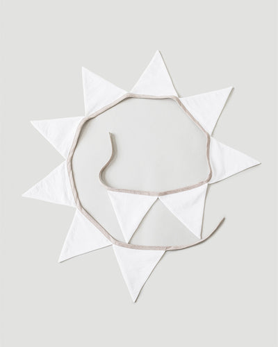 Linen bunting in White - MagicLinen