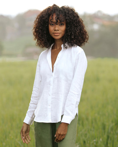 Barcelona White Linen shirt | MagicLinen modelBoxOn2