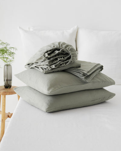 Calm sage linen sheet set (4 pcs)