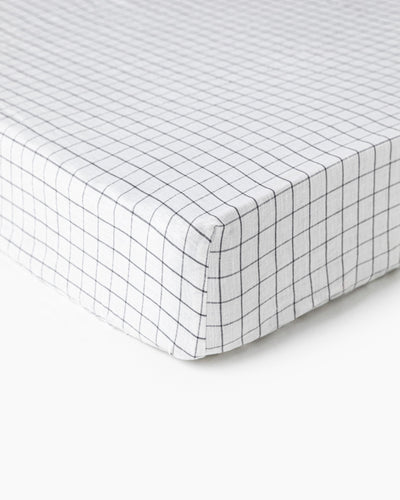Charcoal grid linen fitted sheet - MagicLinen