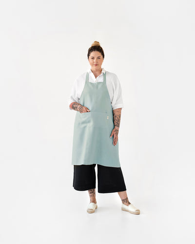 Linen bib apron in Dusty blue | MagicLinen