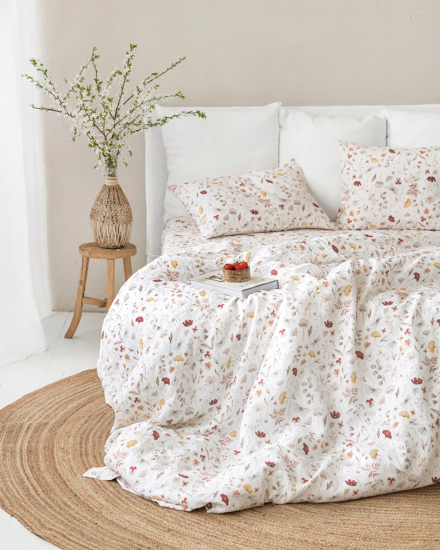 Meadow print linen duvet cover - MagicLinen