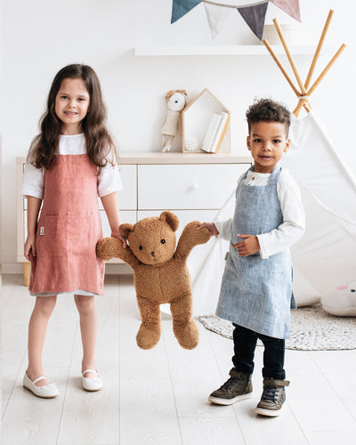 Linen apron for kids in Woodrose - MagicLinen