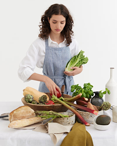 Linen bib apron in Blue melange | MagicLinen