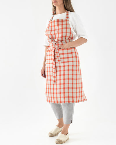 Linen bib apron in Red gingham - MagicLinen