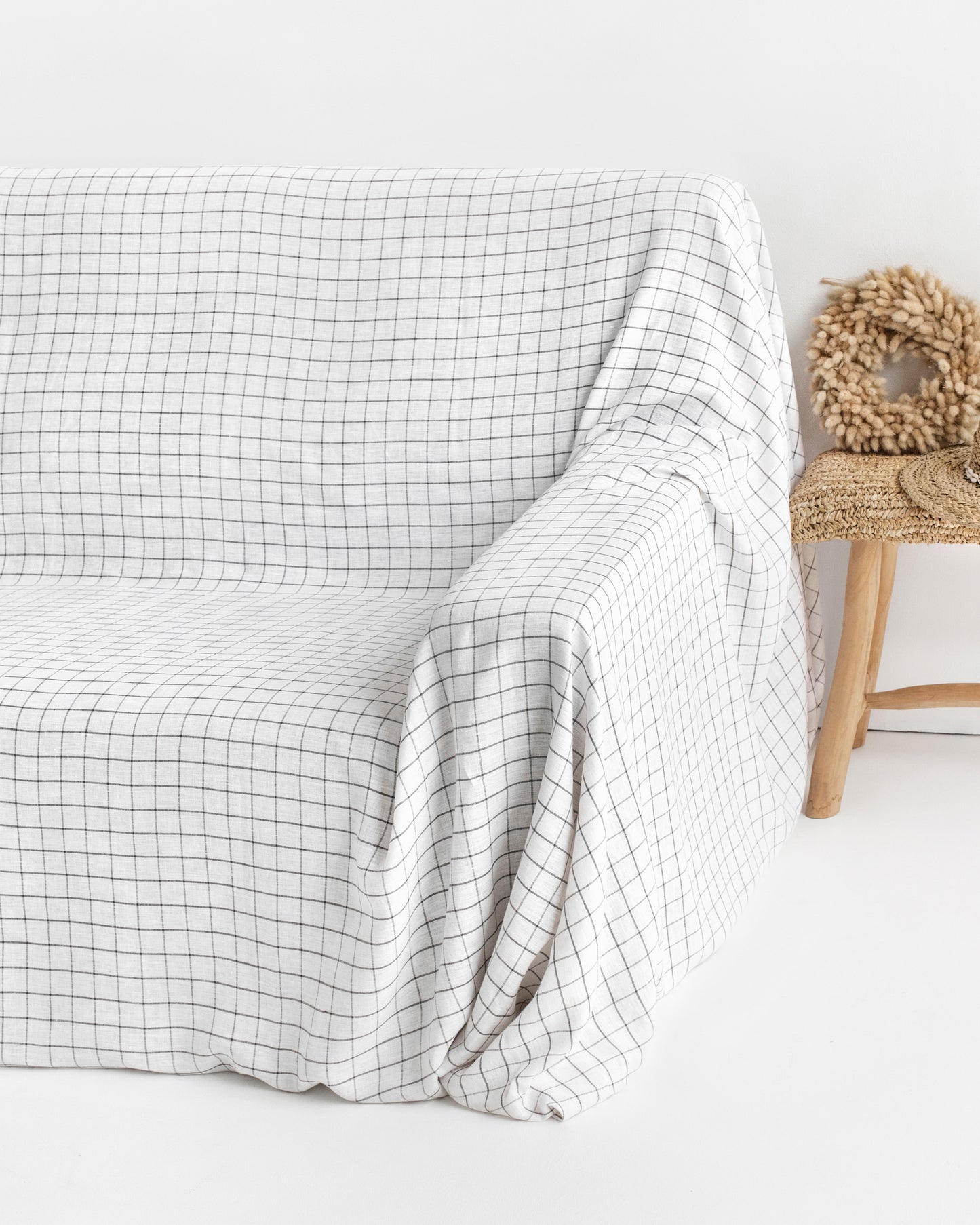 Linen couch cover in Charcoal grid - MagicLinen