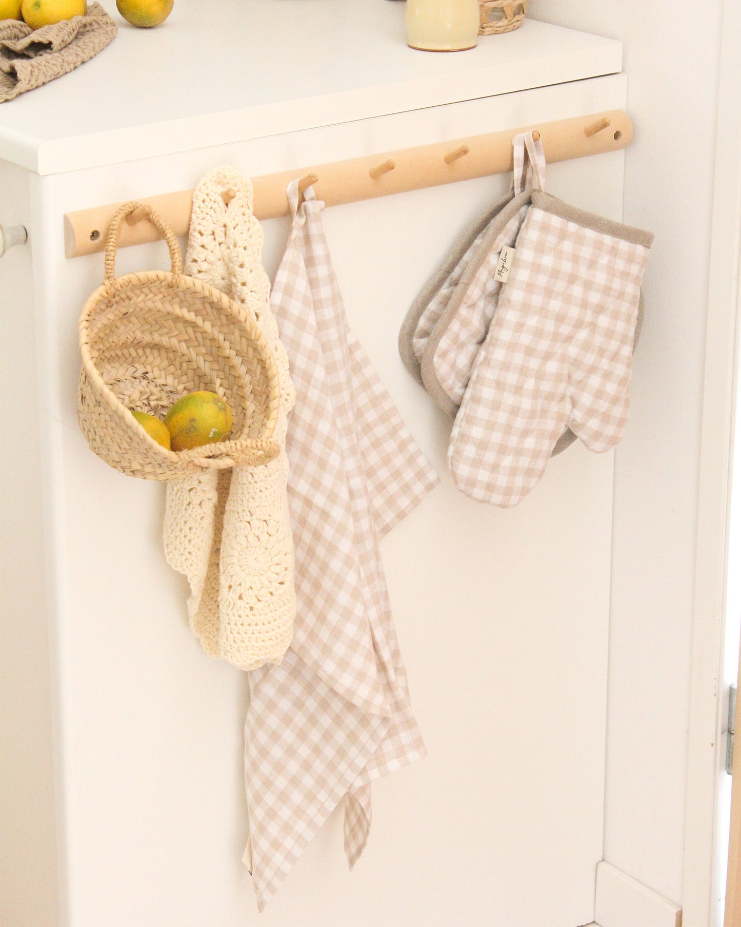 Linen oven mitt (1 pcs) in Natural gingham - MagicLinen