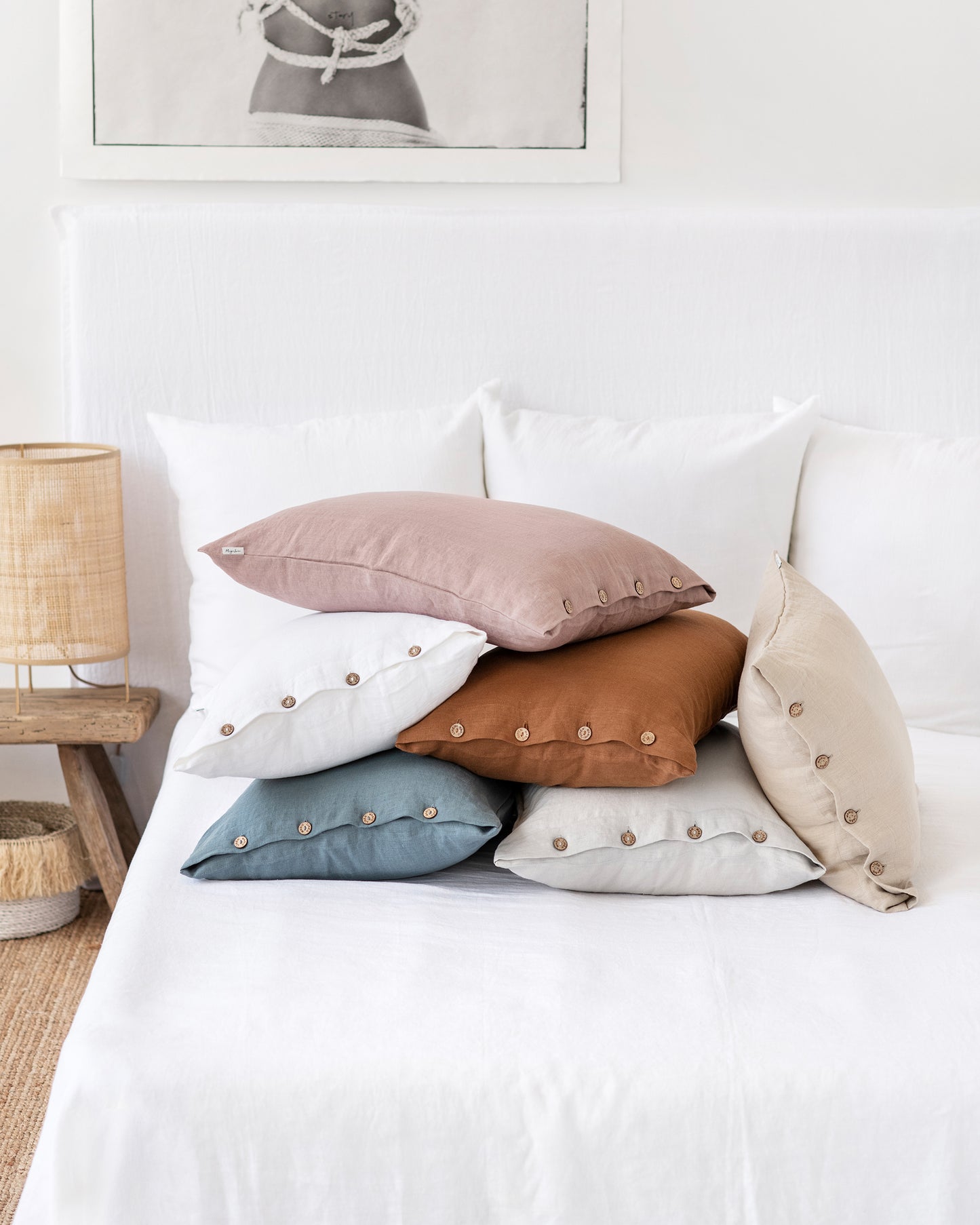 Linen pillowcase with buttons in Natural linen - MagicLinen