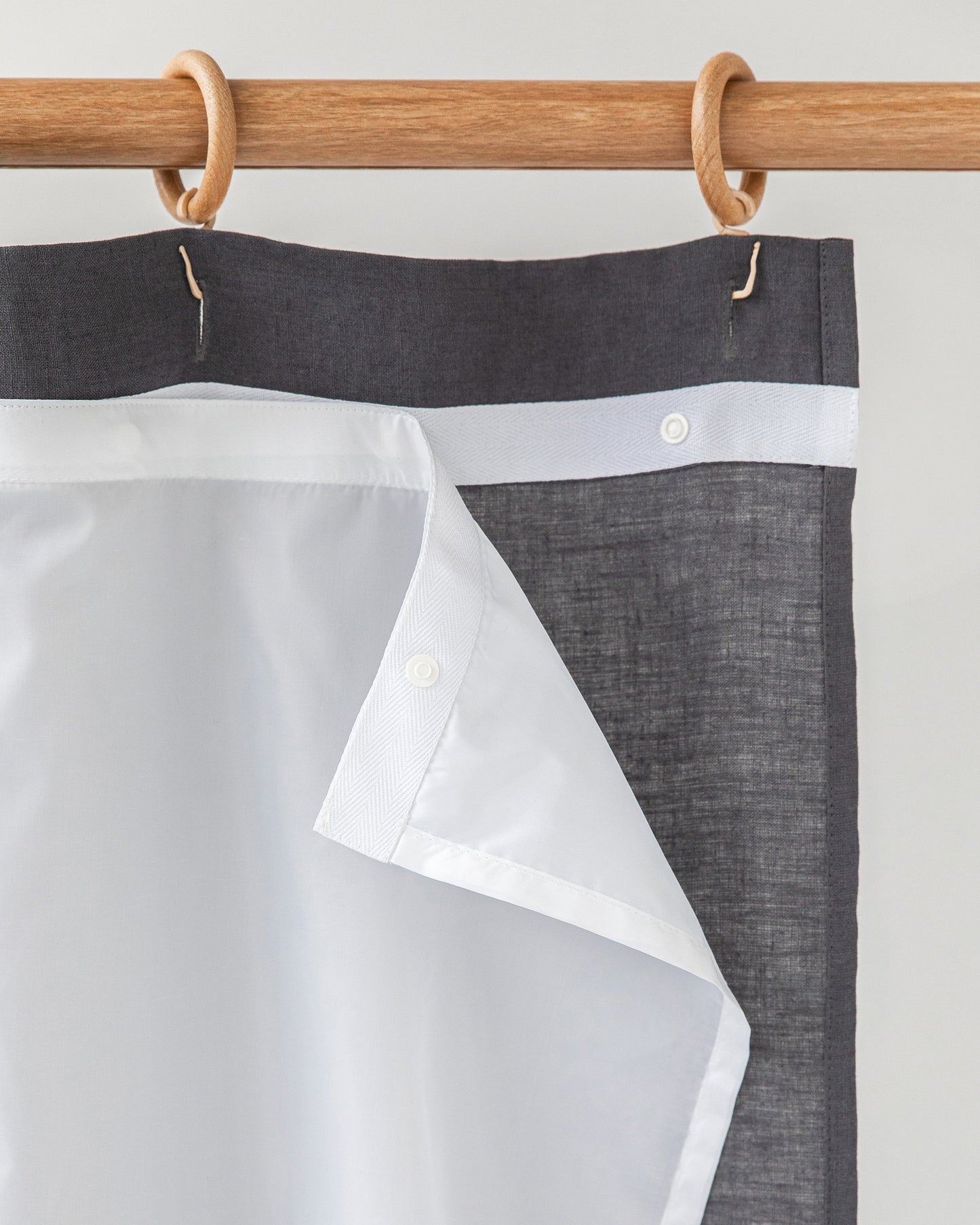 Waterproof linen shower curtain (1 pcs) in Charcoal gray - MagicLinen