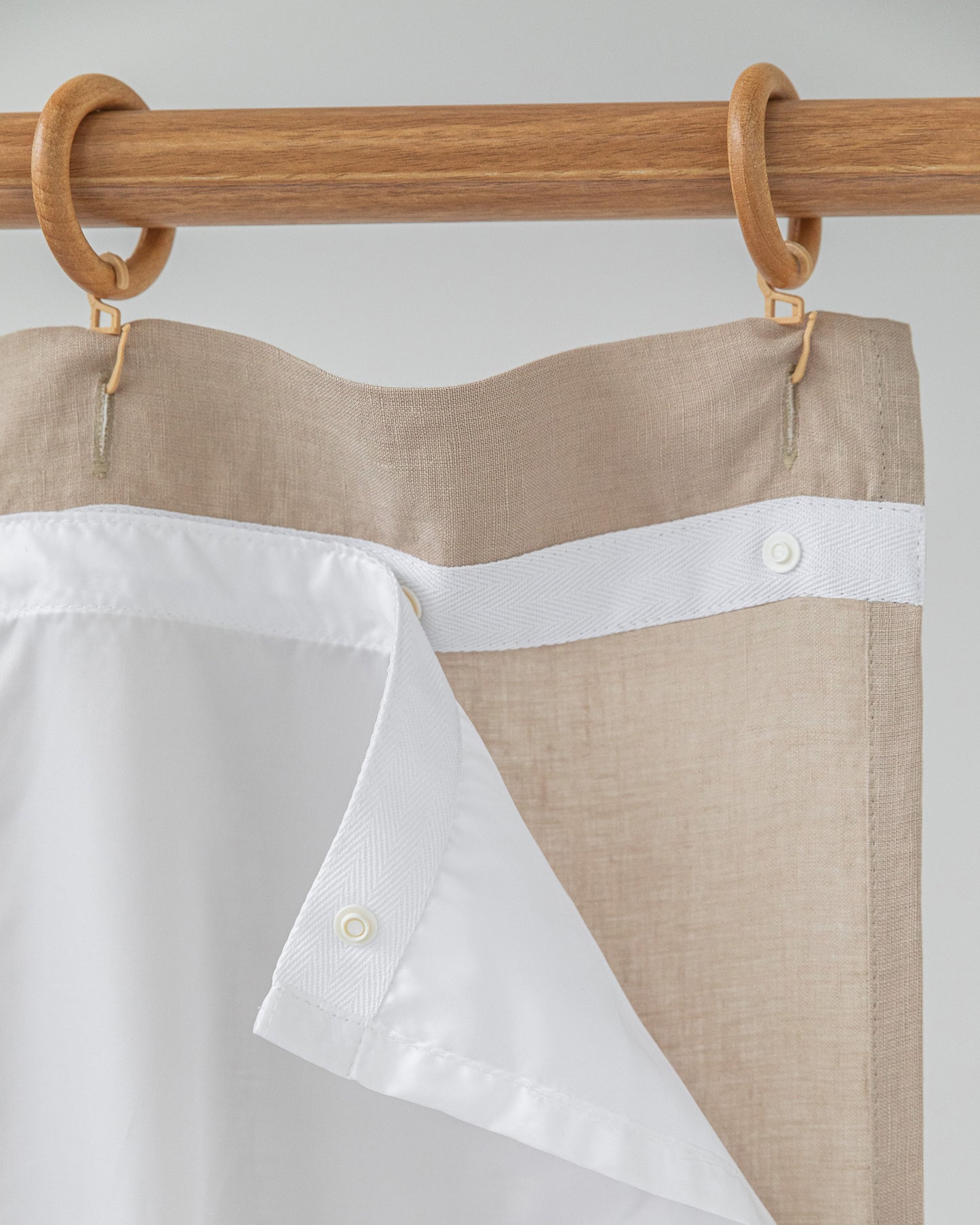 Waterproof linen shower curtain (1 pcs) in Natural - MagicLinen