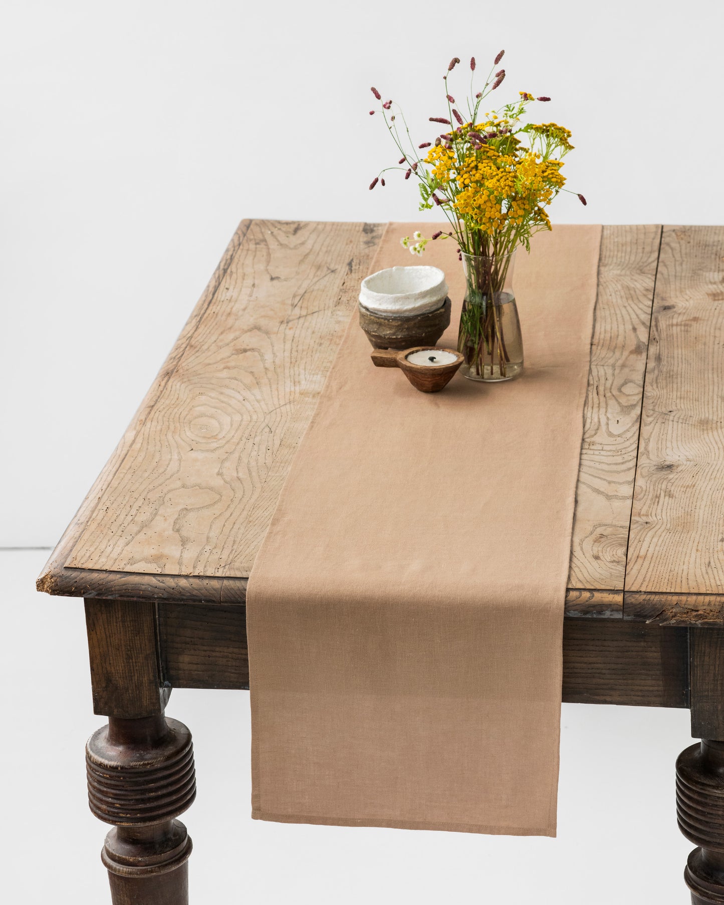 Linen table runner in Latte - MagicLinen