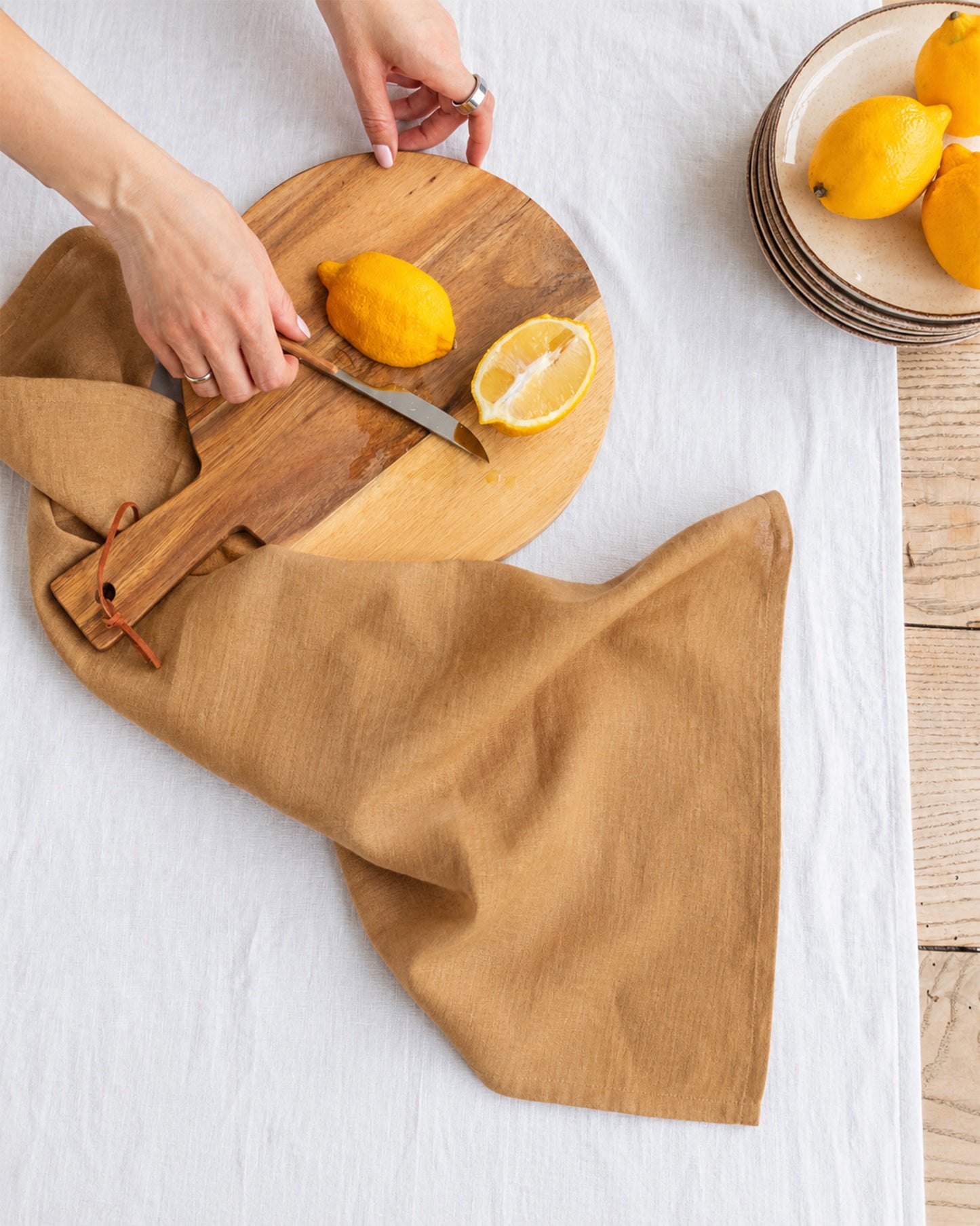 Linen tea towel set of 3 in Tan