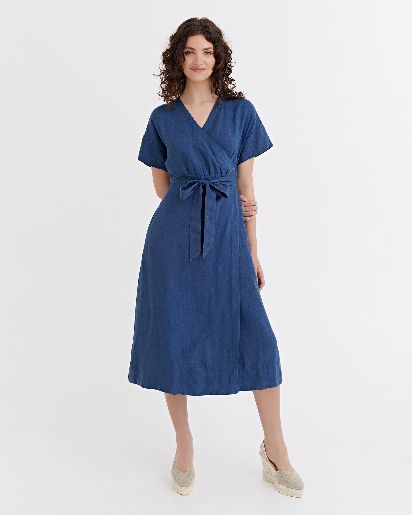 Linen wrap dress PEHOE in Deep navy blue | MagicLinen