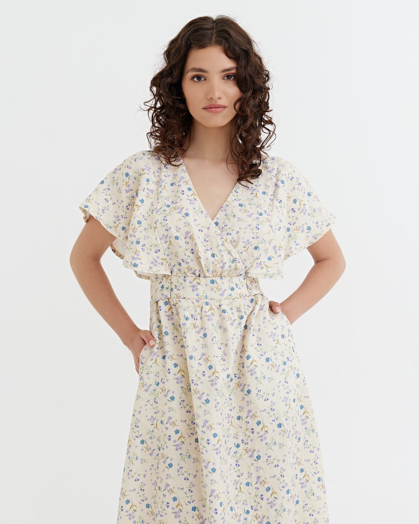 Linen wrap dress YOHO in Tiny blooms | MagicLinen