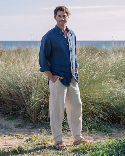 Mens Linen Pants PALERMO in Natural melange | MagicLinen modelBoxOn2