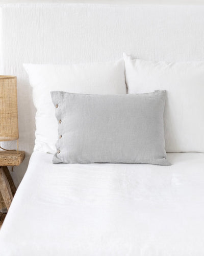 Linen pillowcase with buttons in Light gray