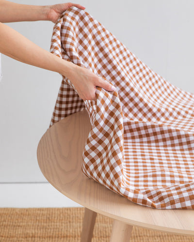 Round linen tablecloth in Cinnamon gingham - MagicLinen