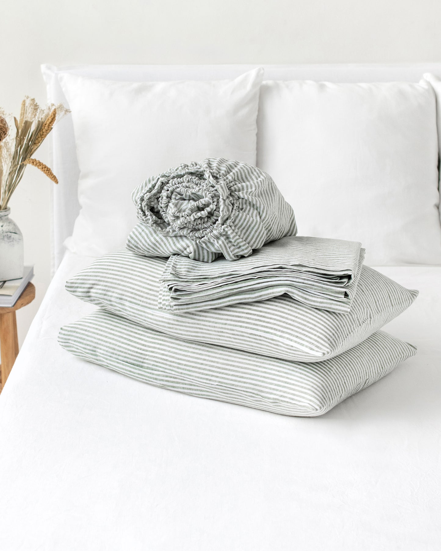 Striped in forest green Linen Sheet Set | MagicLinen