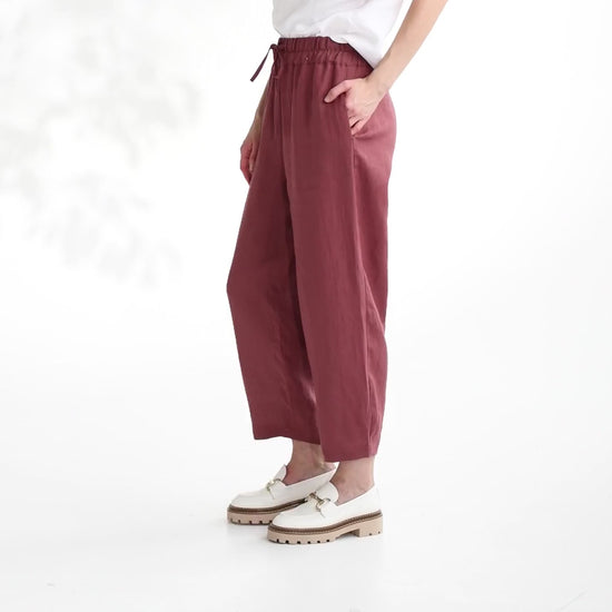 Baggy linen pants BESALU in plum - MagicLinen