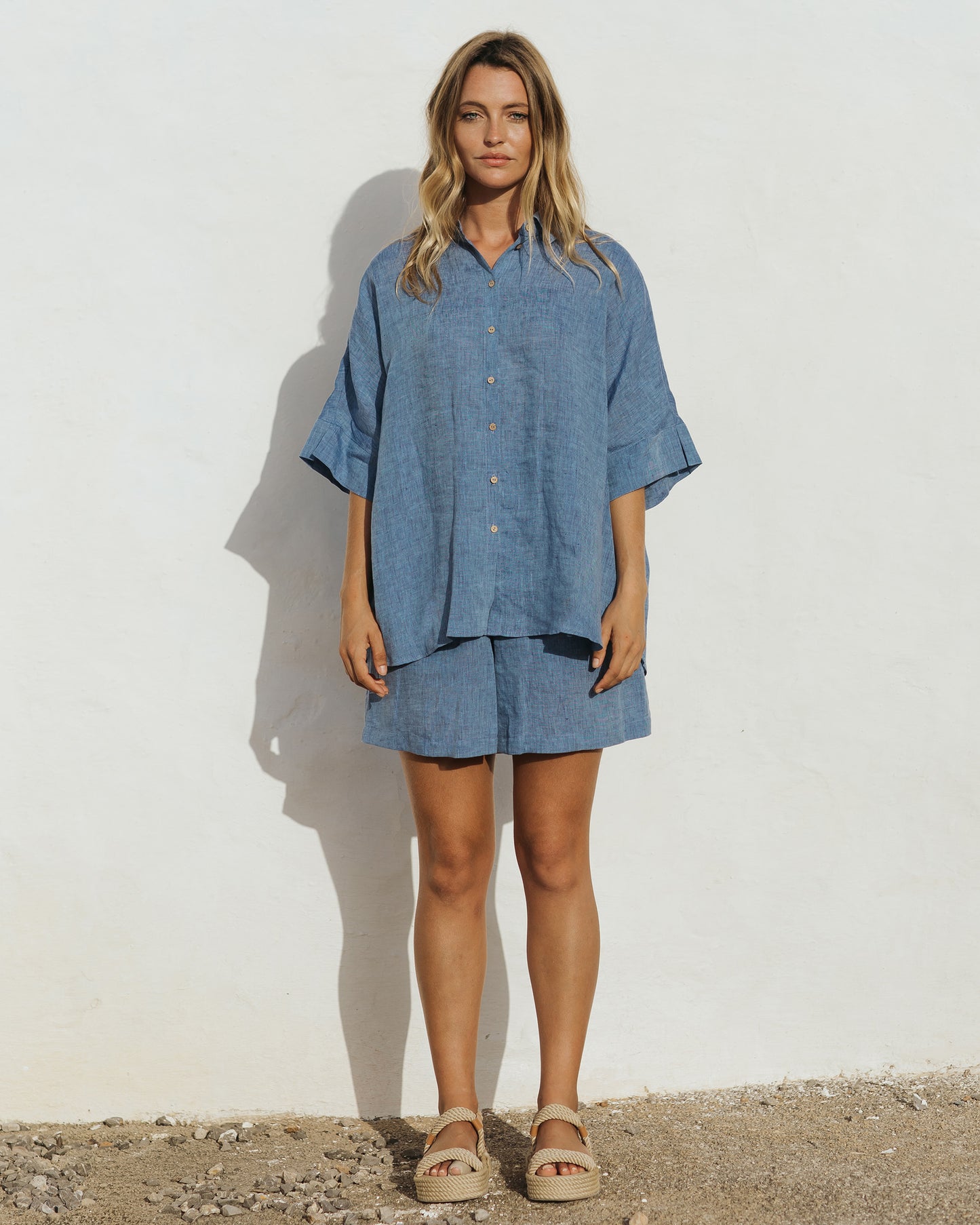 Short-sleeved linen top CABRERA in Denim chambray - MagicLinen