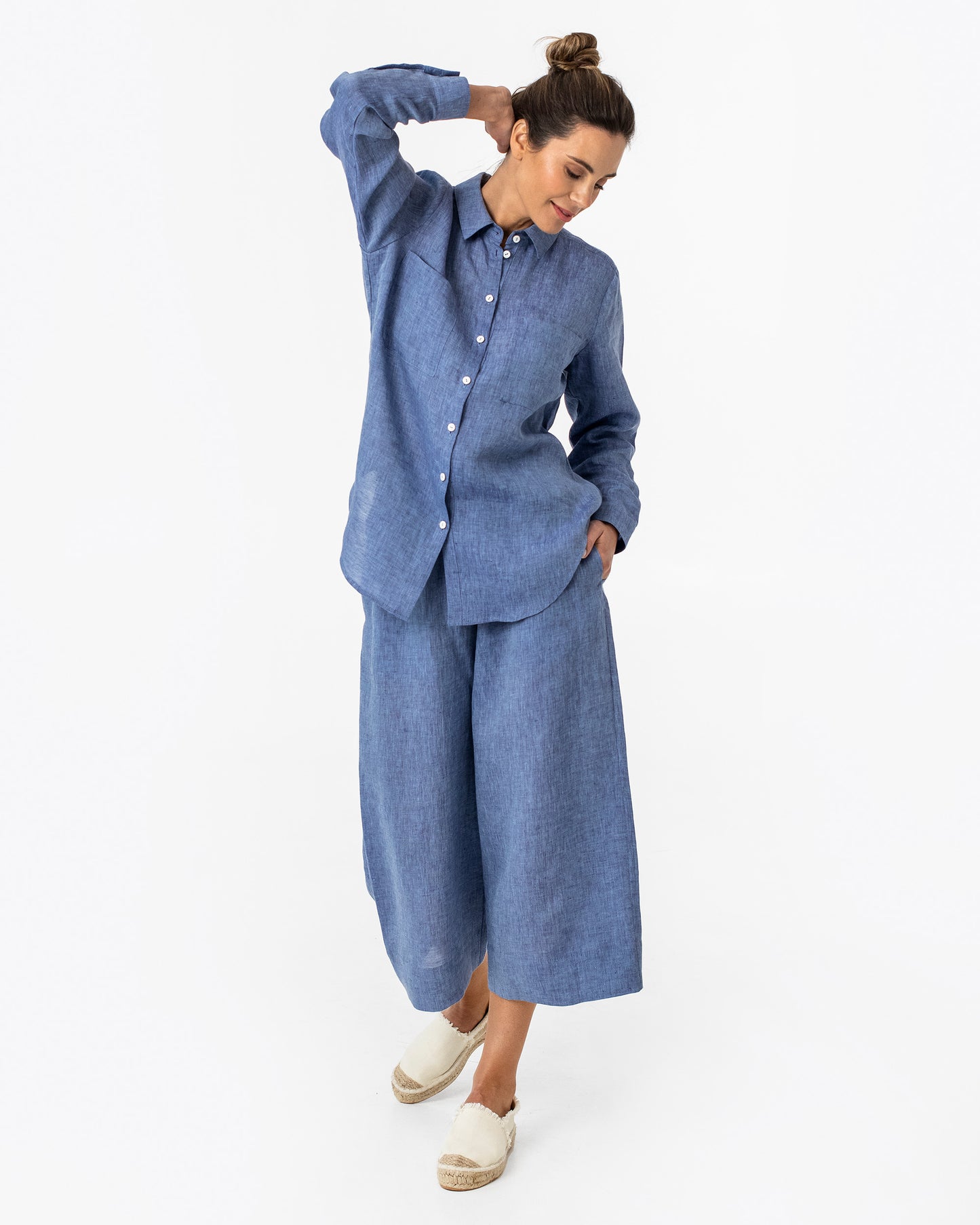 Long-sleeved linen shirt CALPE in Denim chambray - MagicLinen