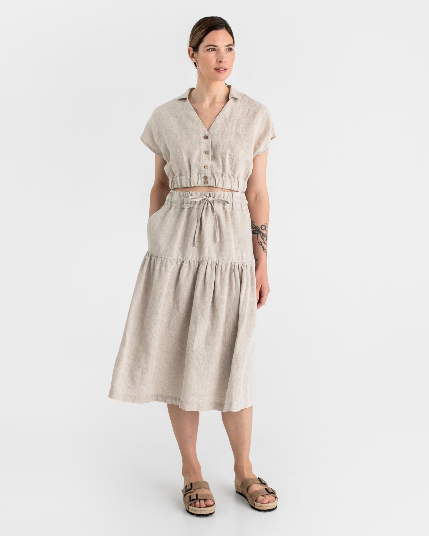 Tiered linen skirt UBUD in Natural melange - MagicLinen modelBoxOn