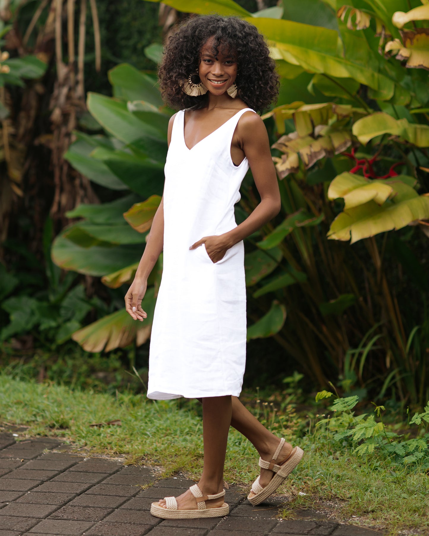 Cut-out linen dress TAHITI in White - MagicLinen
