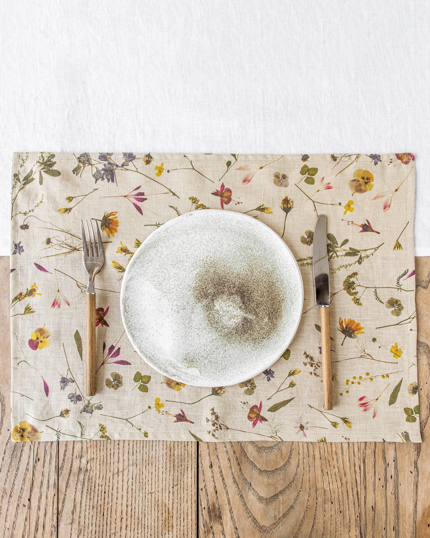 Botanical print linen placemat set of 2 - MagicLinen