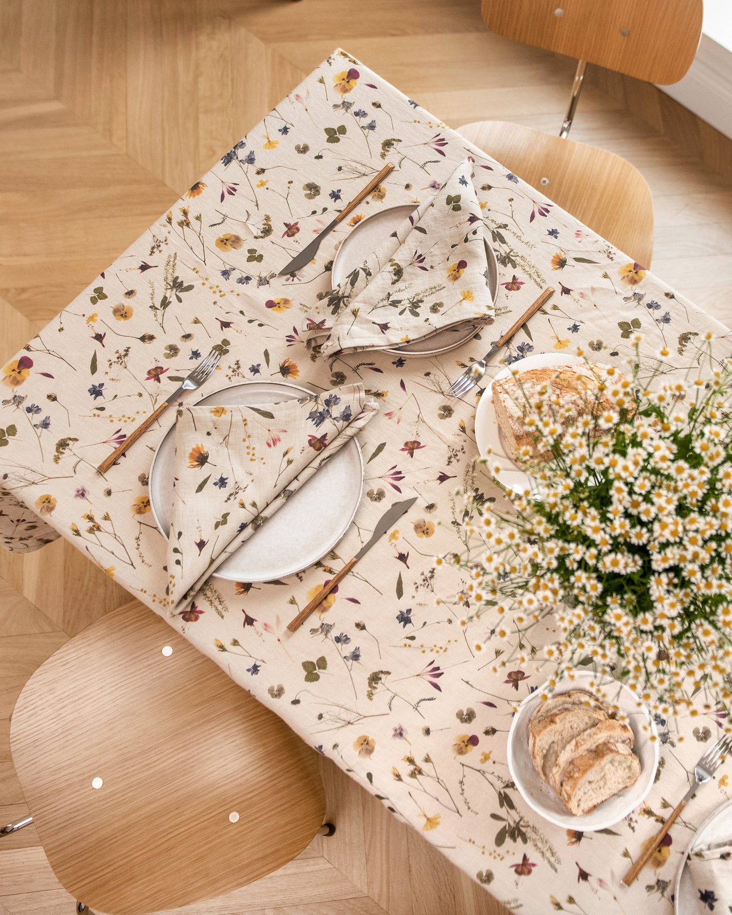 Botanical print linen tablecloth - MagicLinen