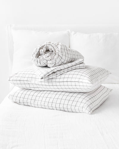 Charcoal grid linen sheet set (4 pcs) - MagicLinen