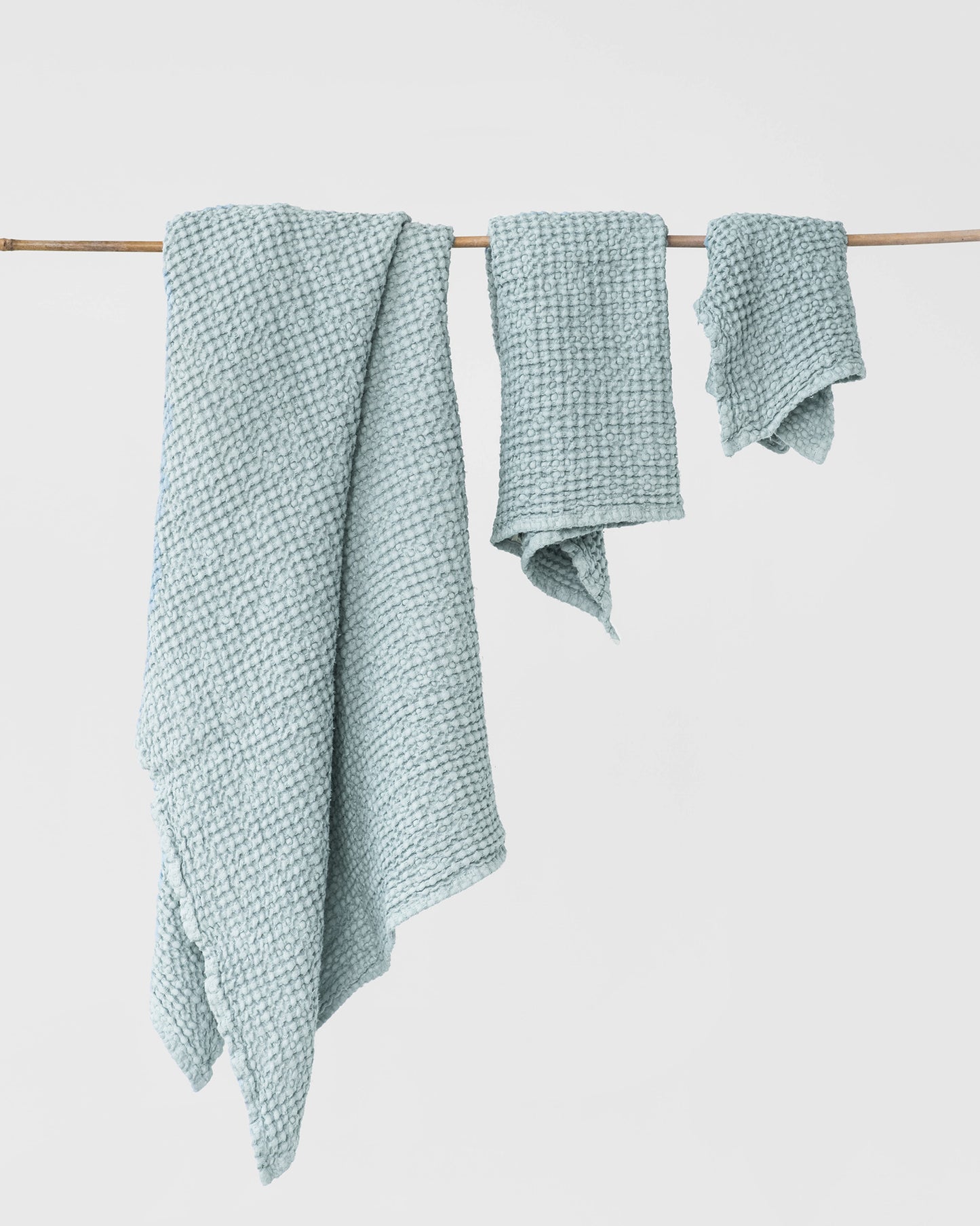 Dusty blue waffle towel set (3 pcs) - MagicLinen