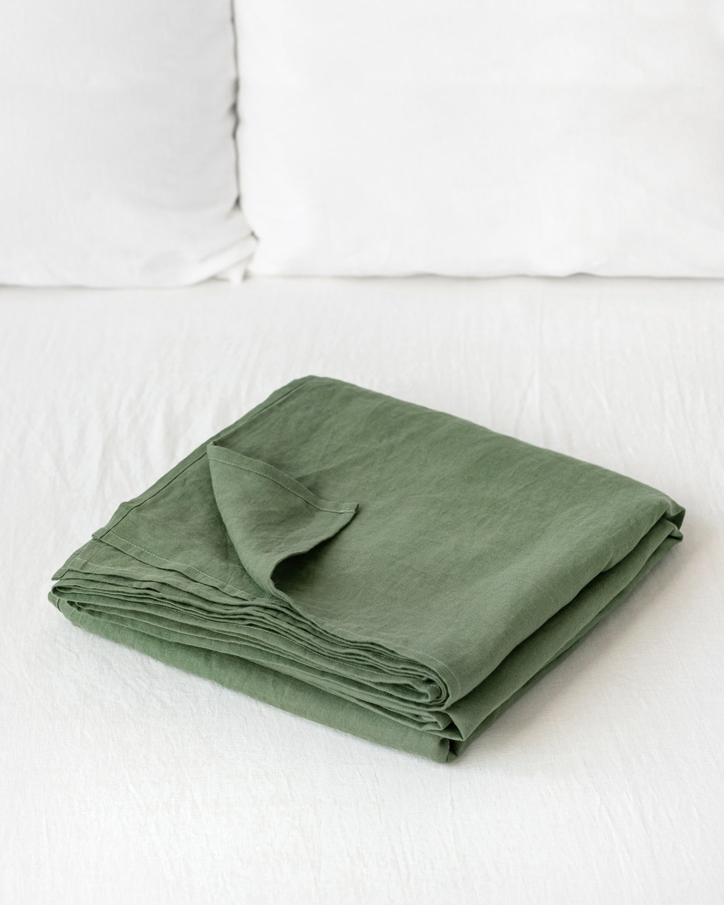 Forest green linen flat sheet - MagicLinen