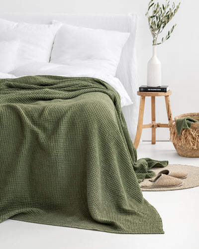 Forest green waffle blanket - MagicLinen