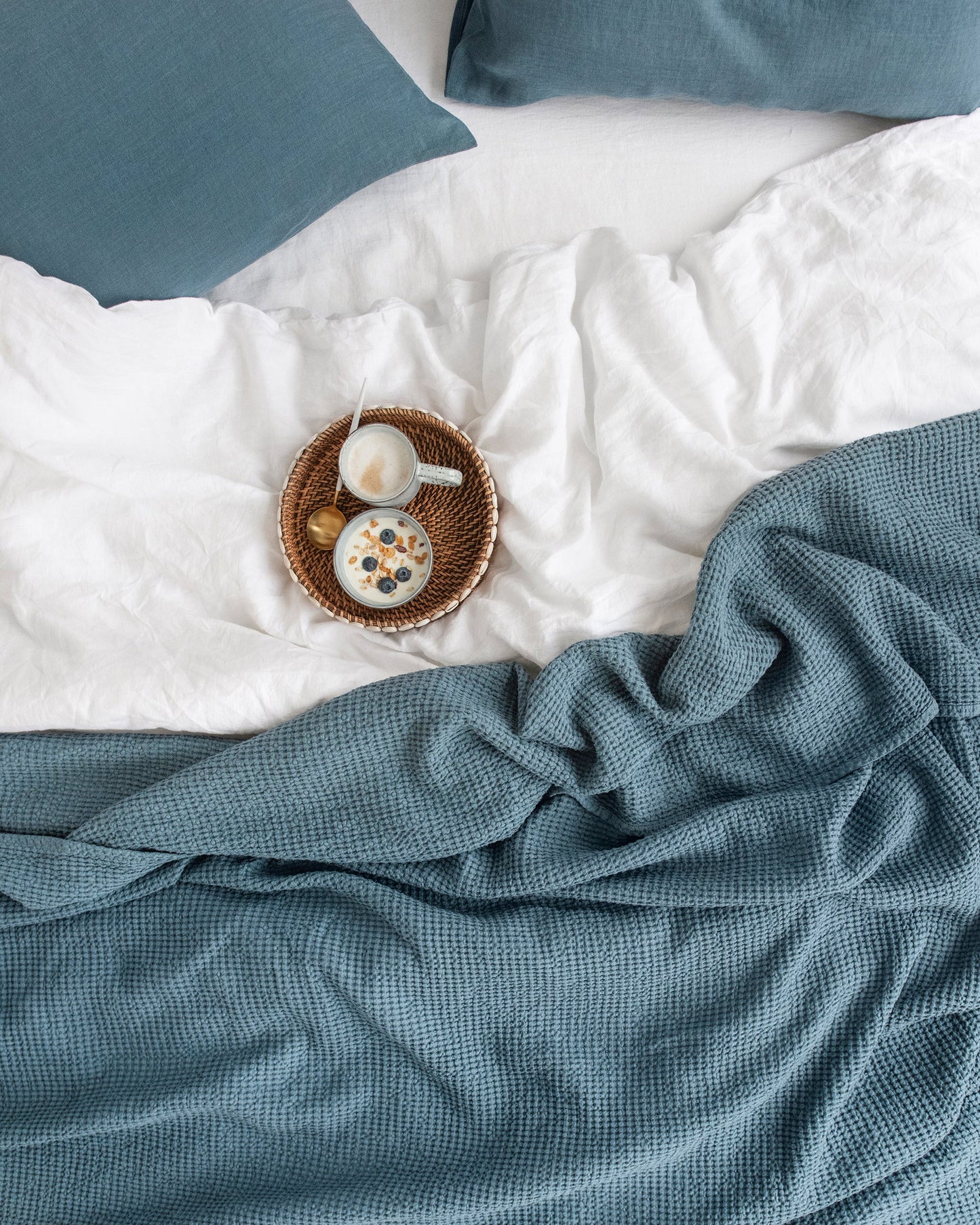 Gray blue waffle blanket - MagicLinen
