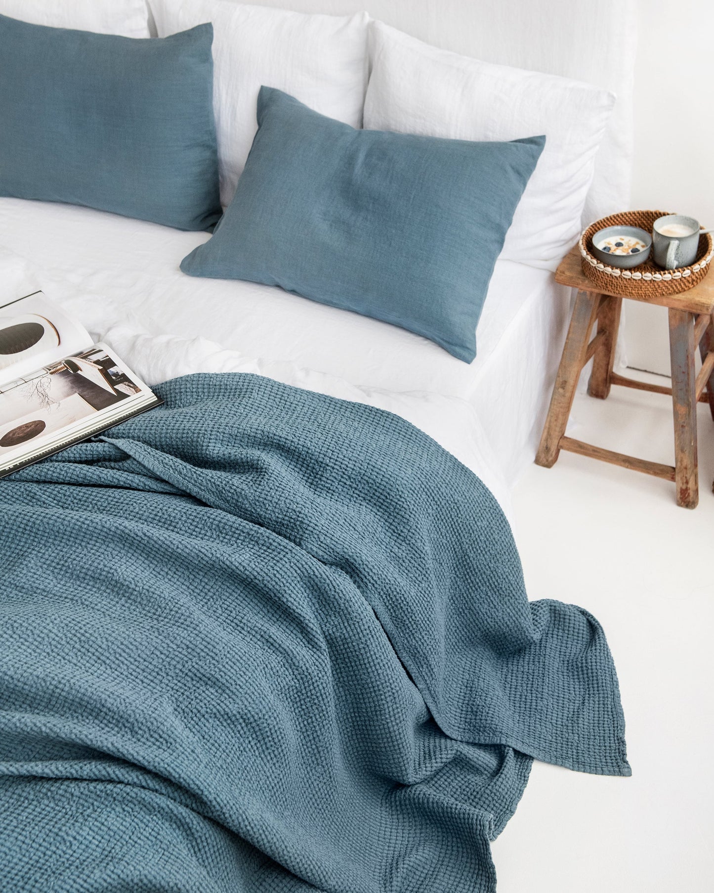 Gray blue waffle blanket - MagicLinen