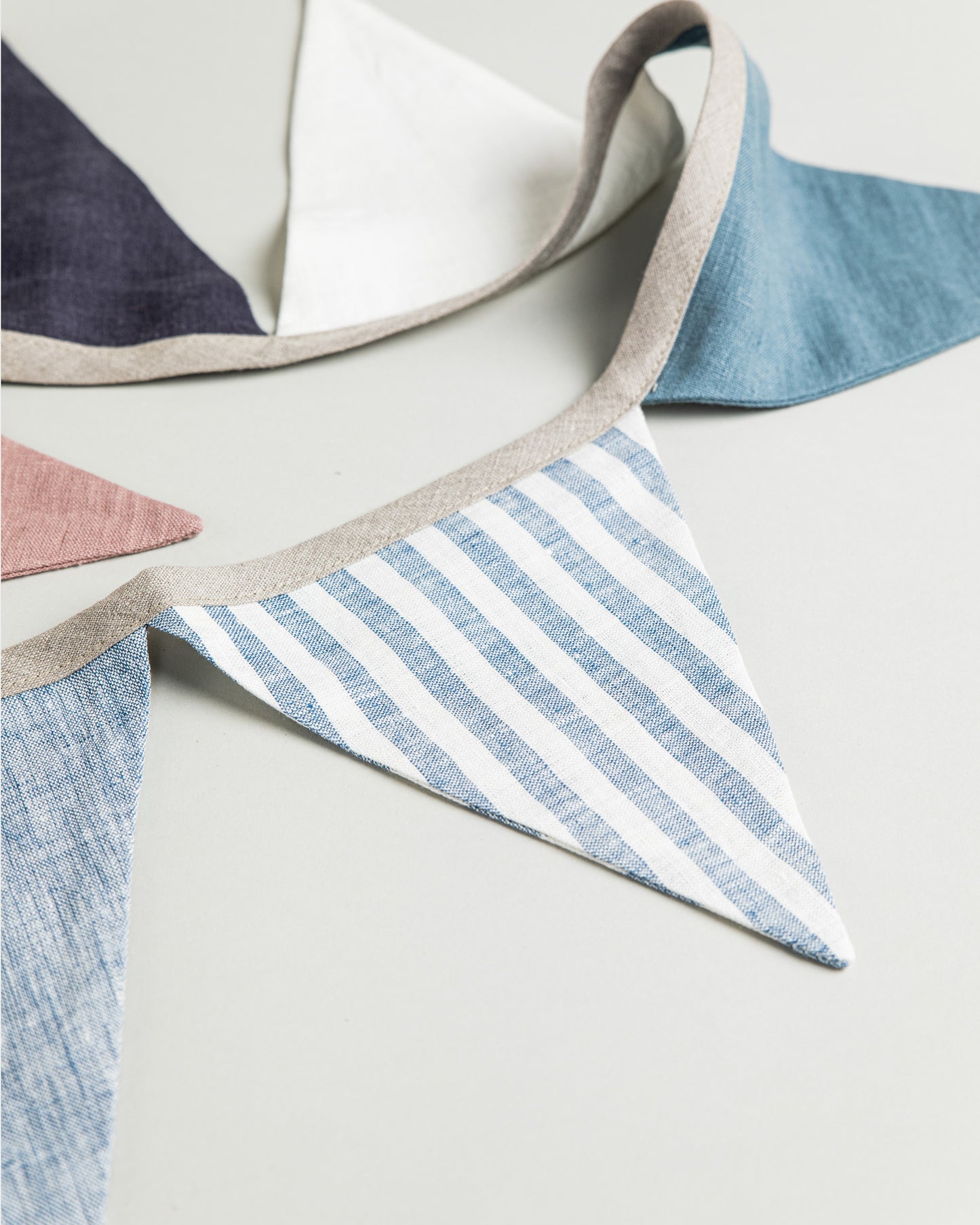 Linen bunting - MagicLinen
