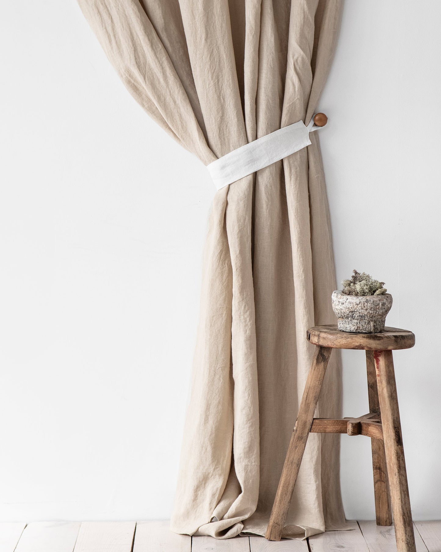 Linen curtain tie-back set of 2 in White - MagicLinen