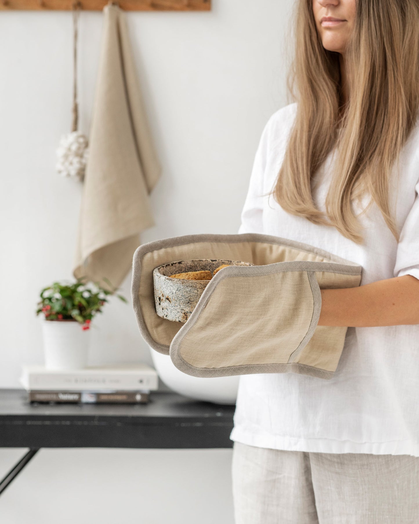 Double oven mitt (1 pcs) in Natural linen - MagicLinen