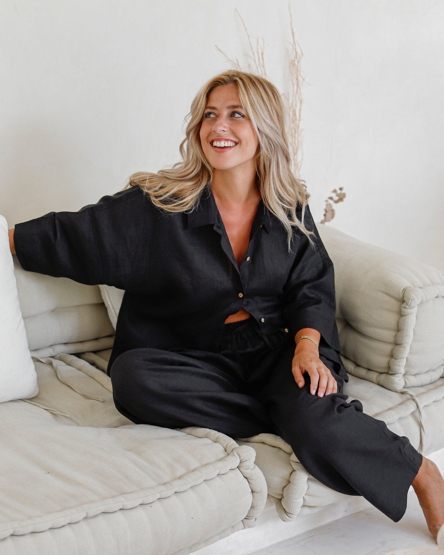 Linen pajama set AVEIRA in Black - MagicLinen