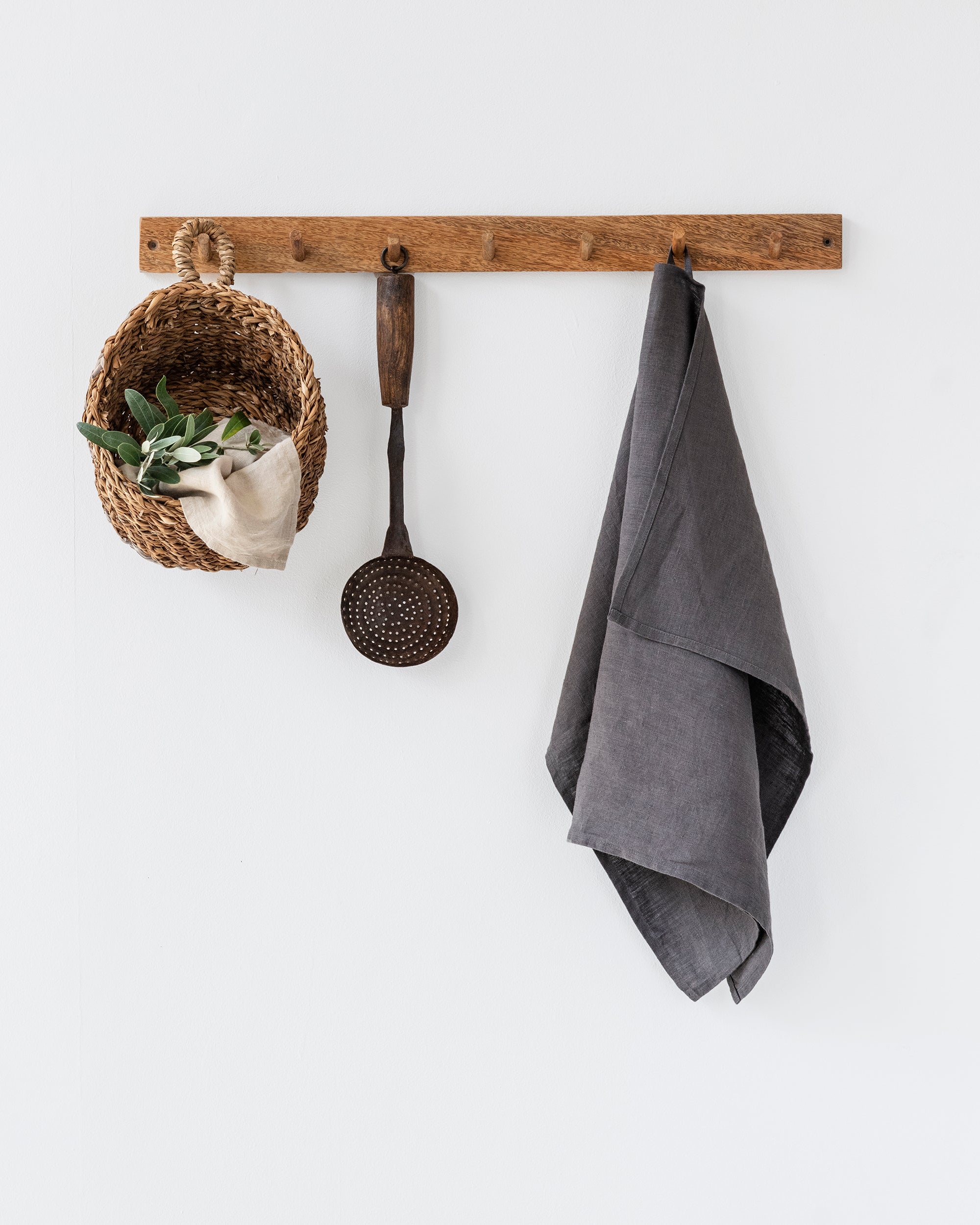 Linen Dish Towel in Charcoal Gray | MagicLinen