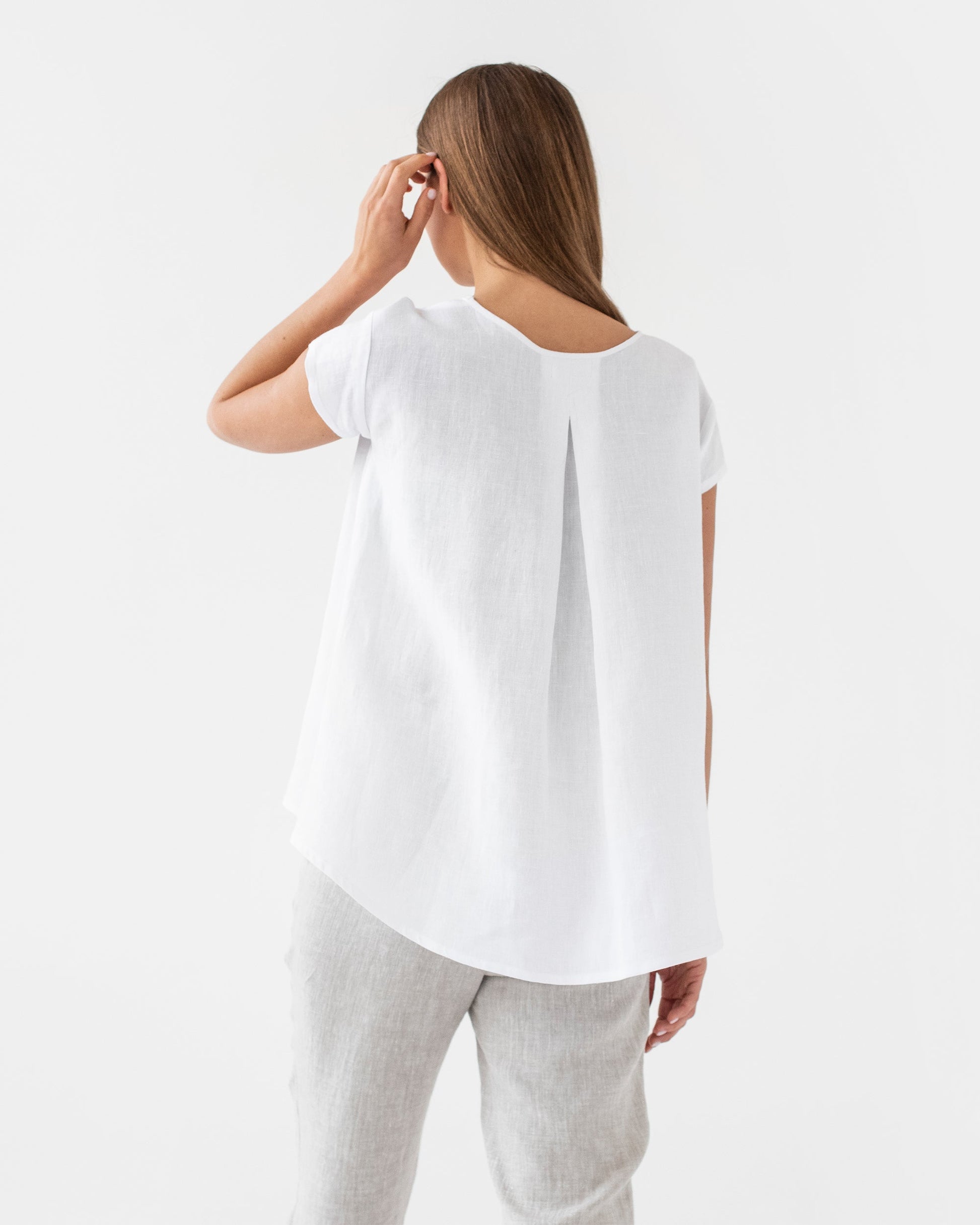 Loose fit linen top TAHOE in white - MagicLinen