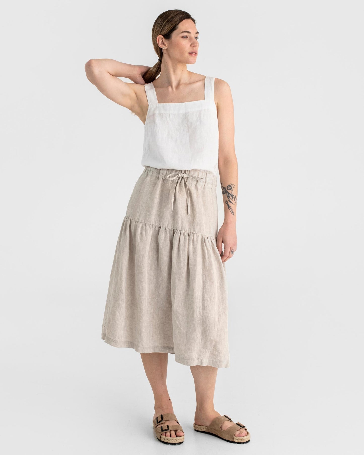 Tiered linen skirt UBUD in Natural melange - MagicLinen modelBoxOn