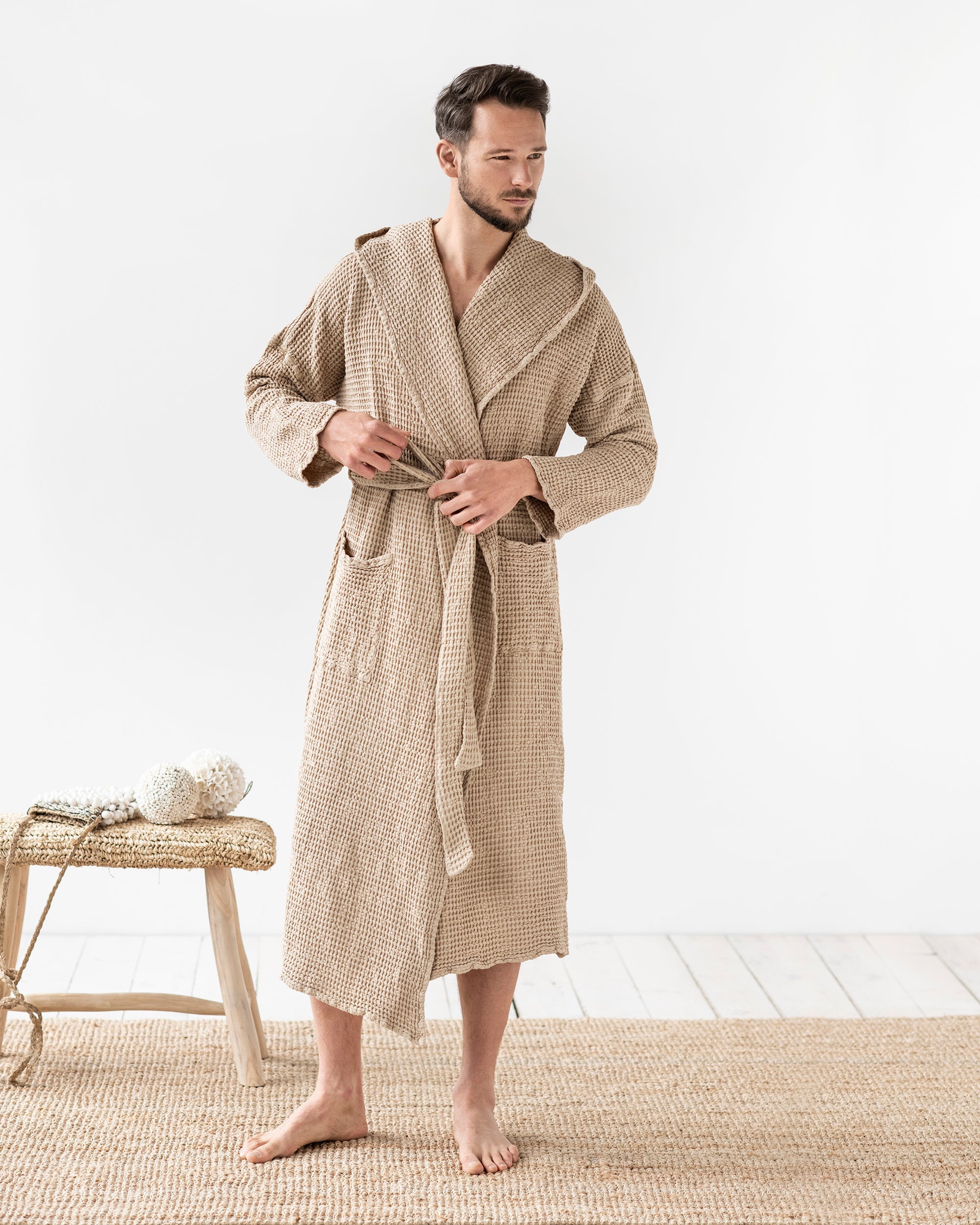 Men's waffle linen robe in Beige